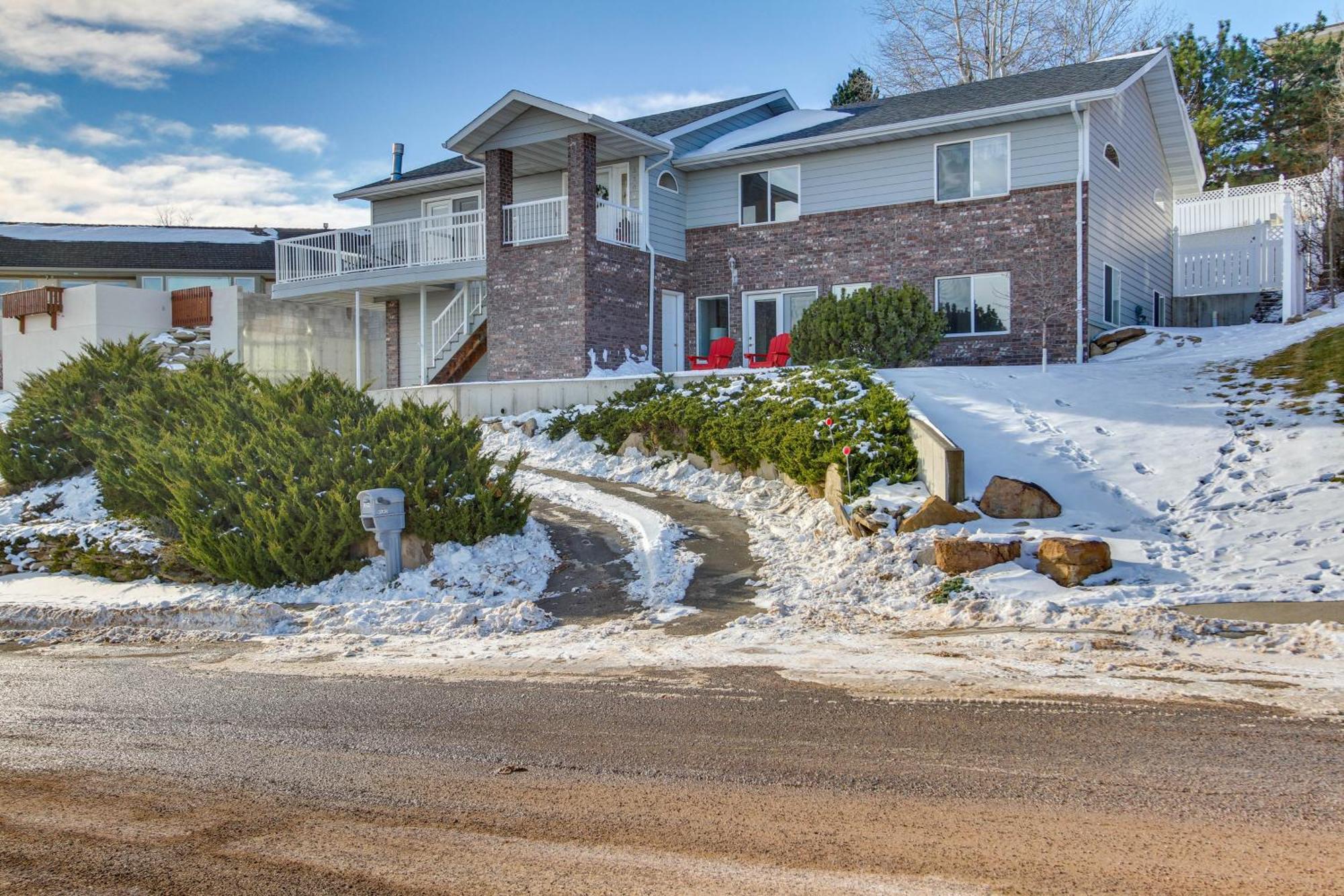 Inviting Great Falls Home With Wraparound Deck! Eksteriør billede