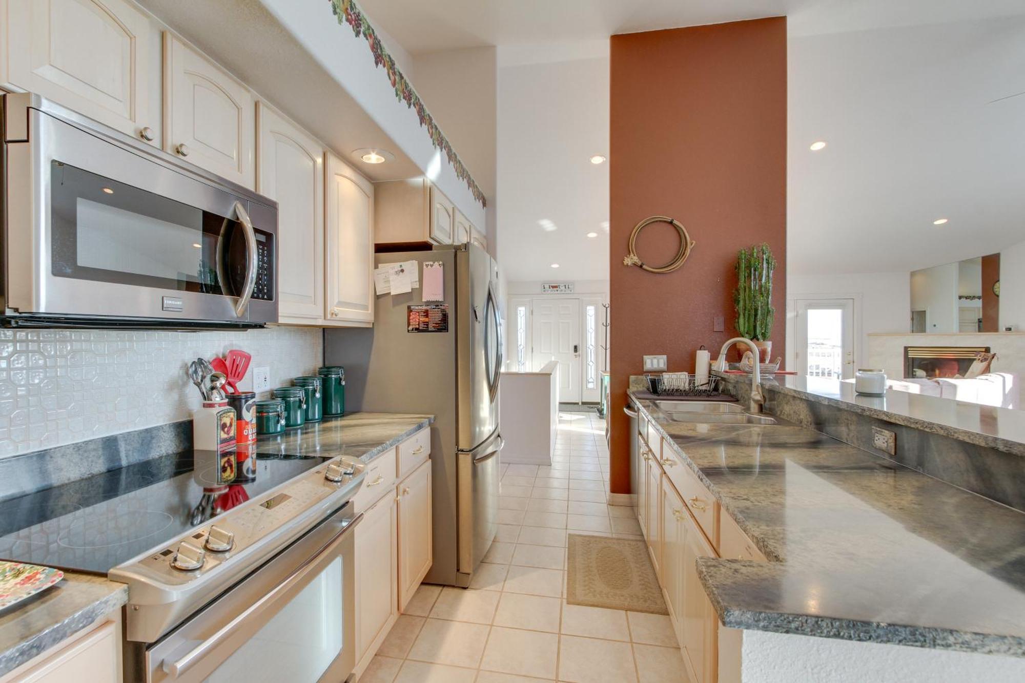 Inviting Great Falls Home With Wraparound Deck! Eksteriør billede