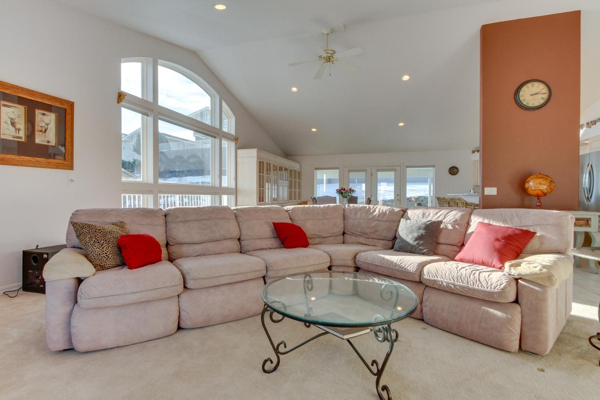 Inviting Great Falls Home With Wraparound Deck! Eksteriør billede
