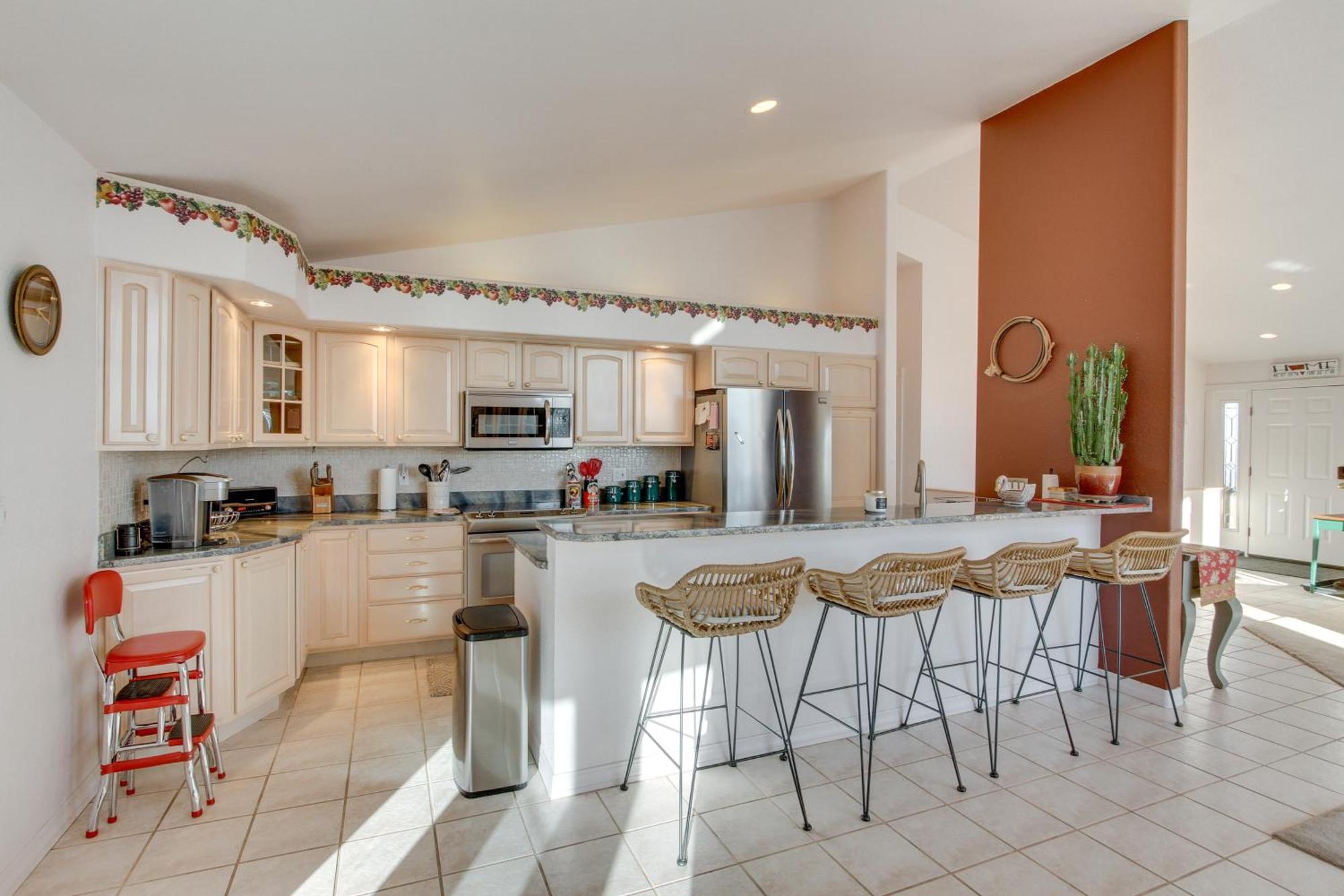 Inviting Great Falls Home With Wraparound Deck! Eksteriør billede