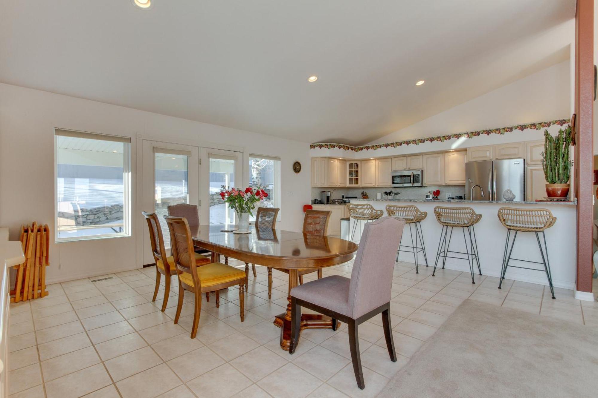 Inviting Great Falls Home With Wraparound Deck! Eksteriør billede