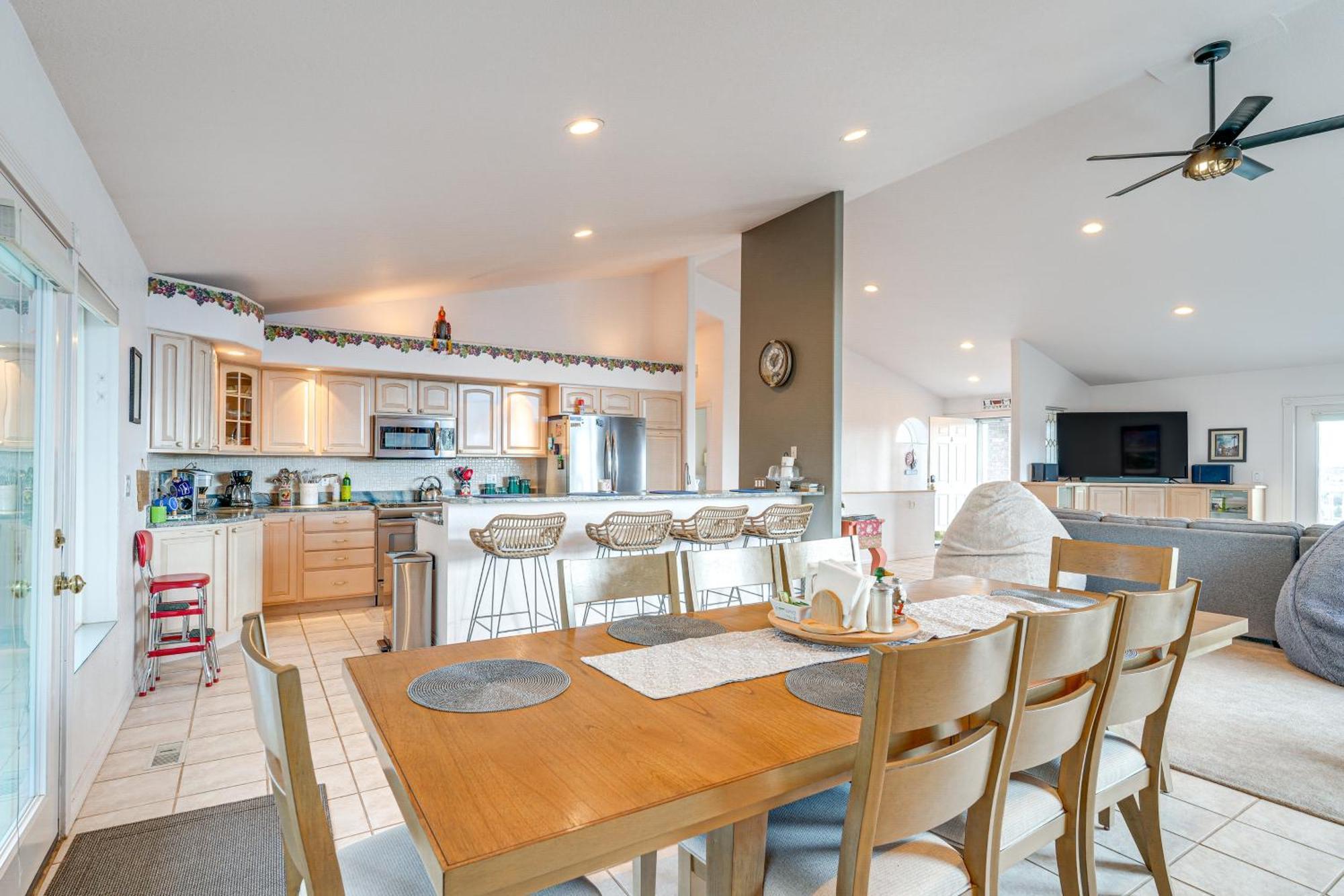 Inviting Great Falls Home With Wraparound Deck! Eksteriør billede