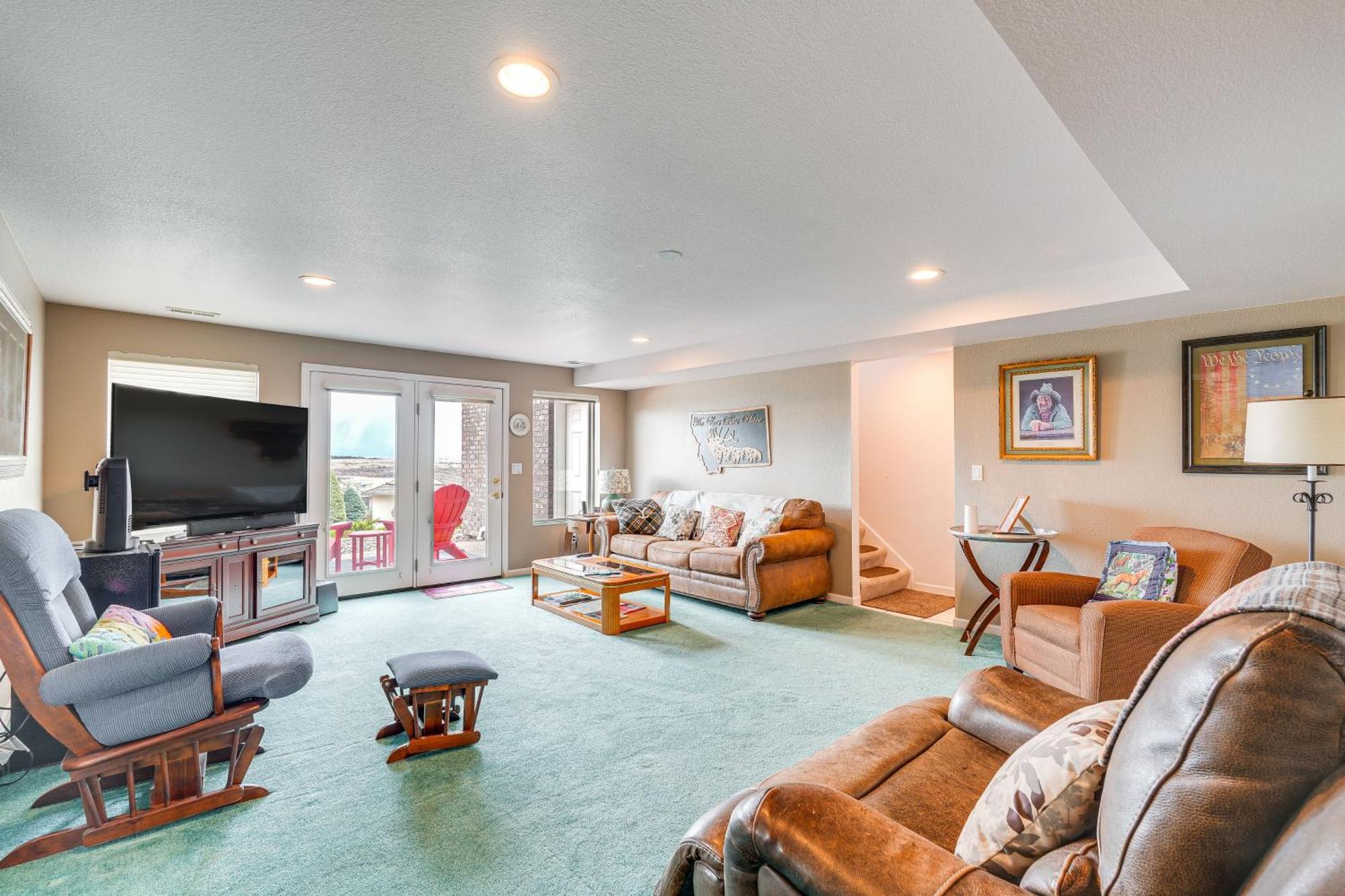 Inviting Great Falls Home With Wraparound Deck! Eksteriør billede