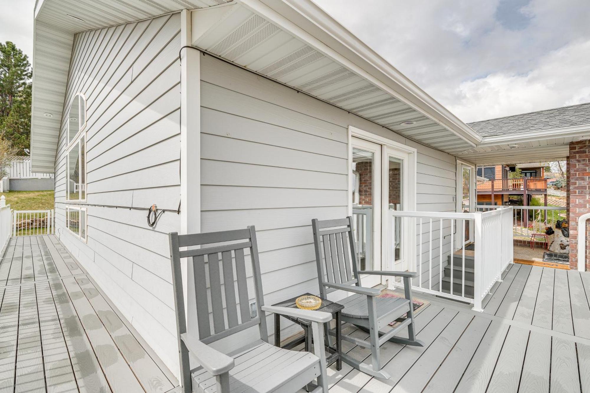 Inviting Great Falls Home With Wraparound Deck! Eksteriør billede