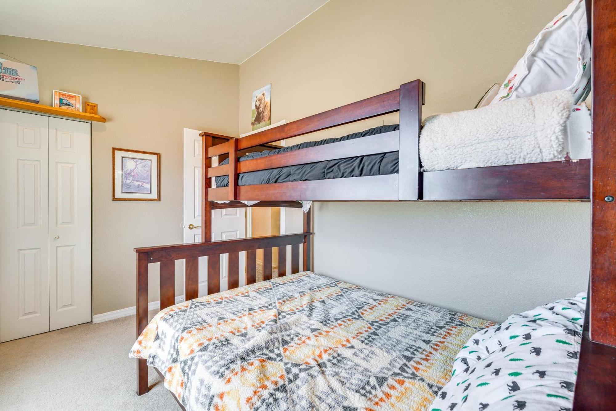 Inviting Great Falls Home With Wraparound Deck! Eksteriør billede