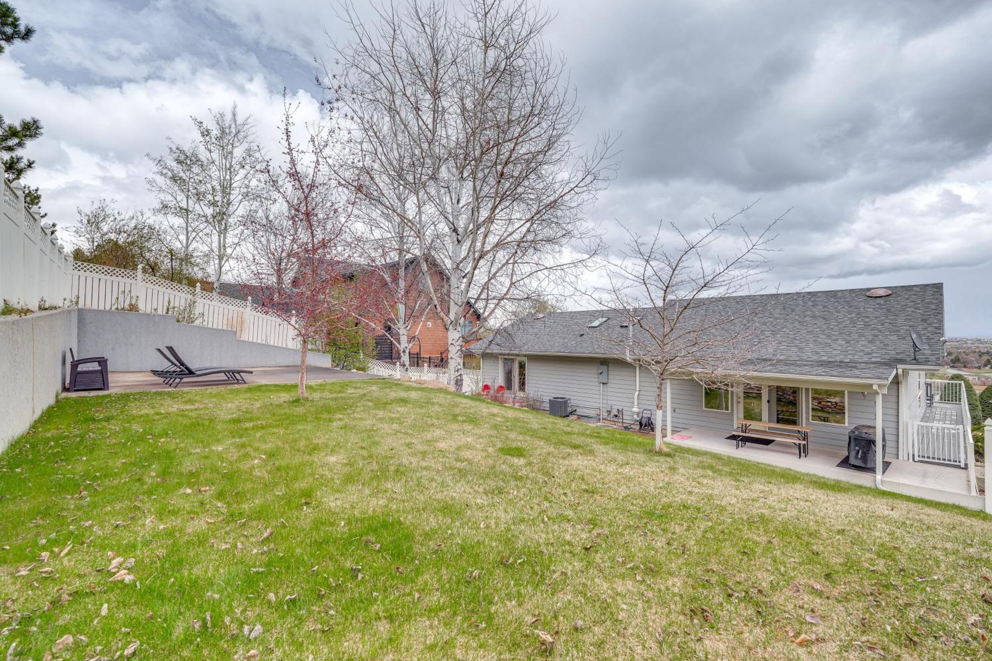 Inviting Great Falls Home With Wraparound Deck! Eksteriør billede
