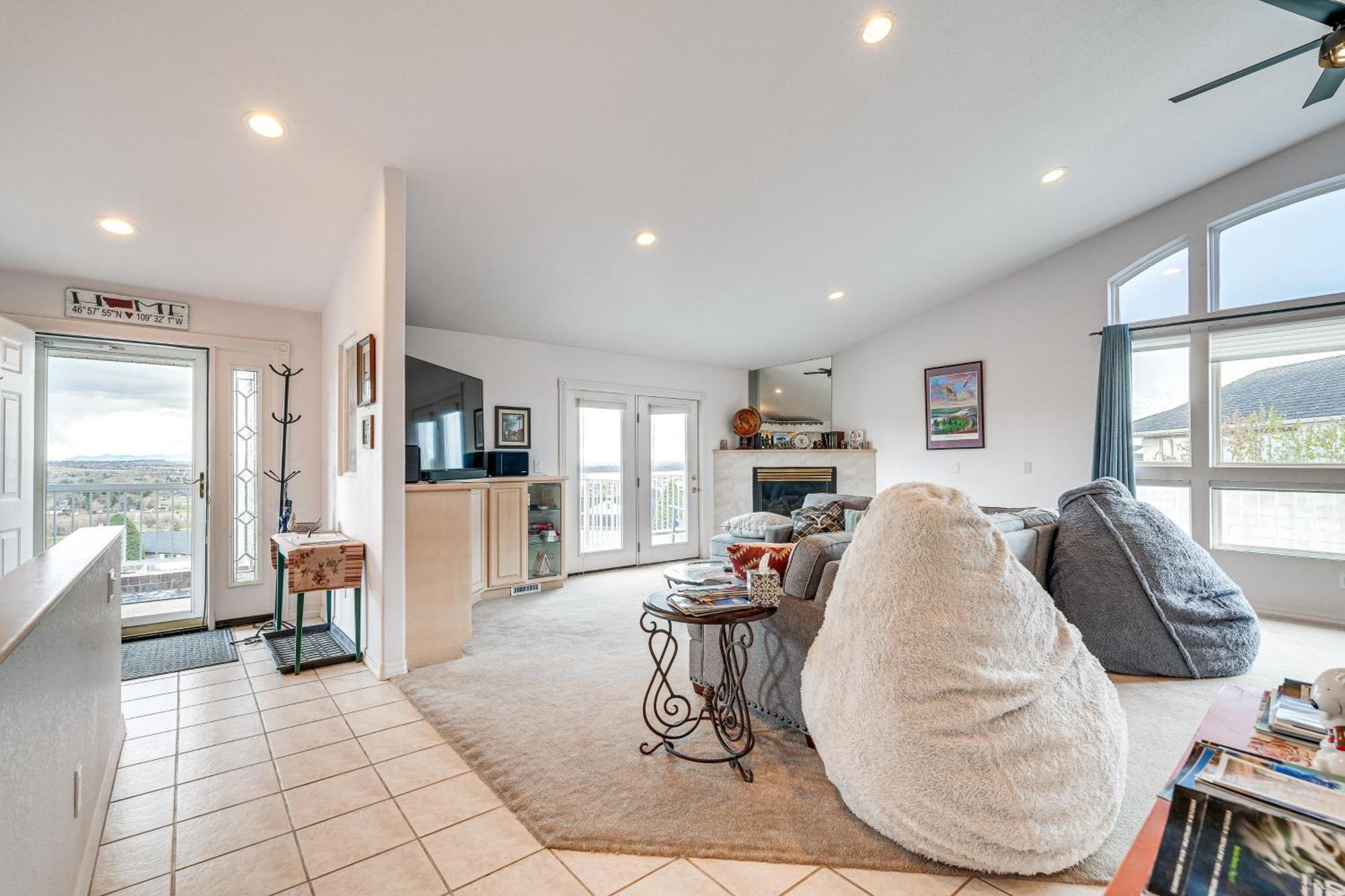 Inviting Great Falls Home With Wraparound Deck! Eksteriør billede